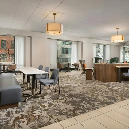 Springhill Suites Chicago Downtown/River North-3
